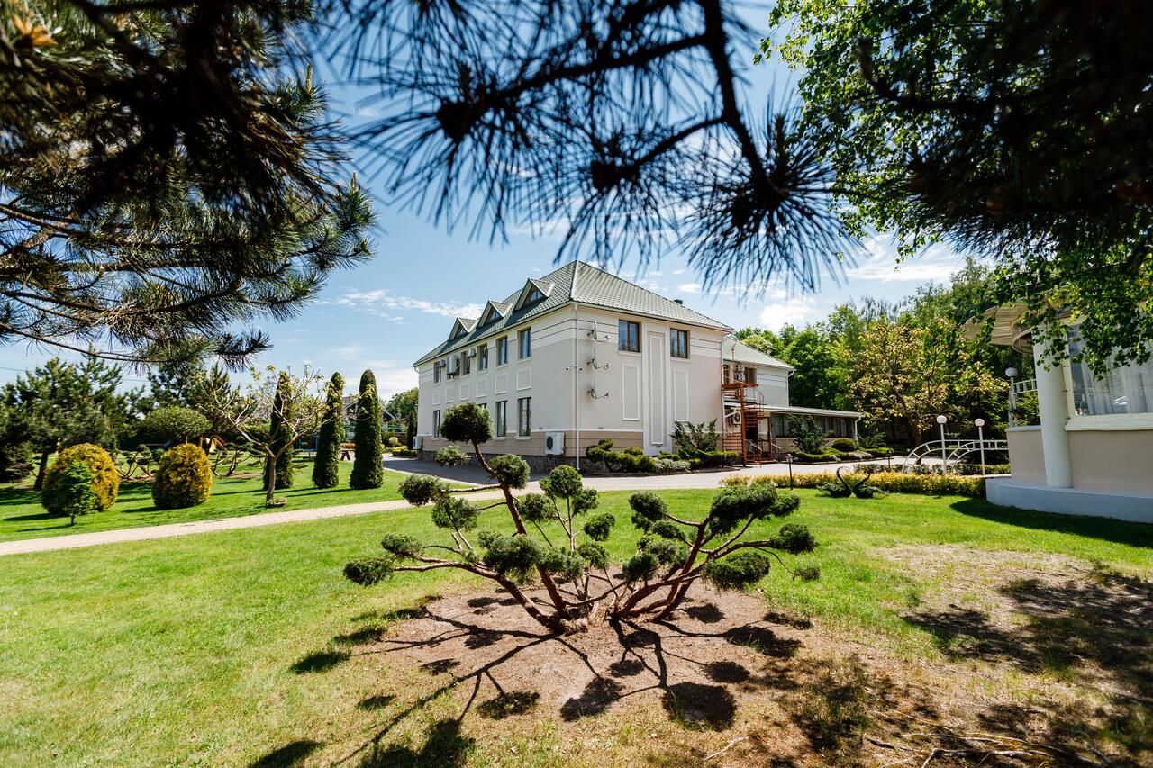 Отель Рестпарк рекреаційний комплекс Луцк