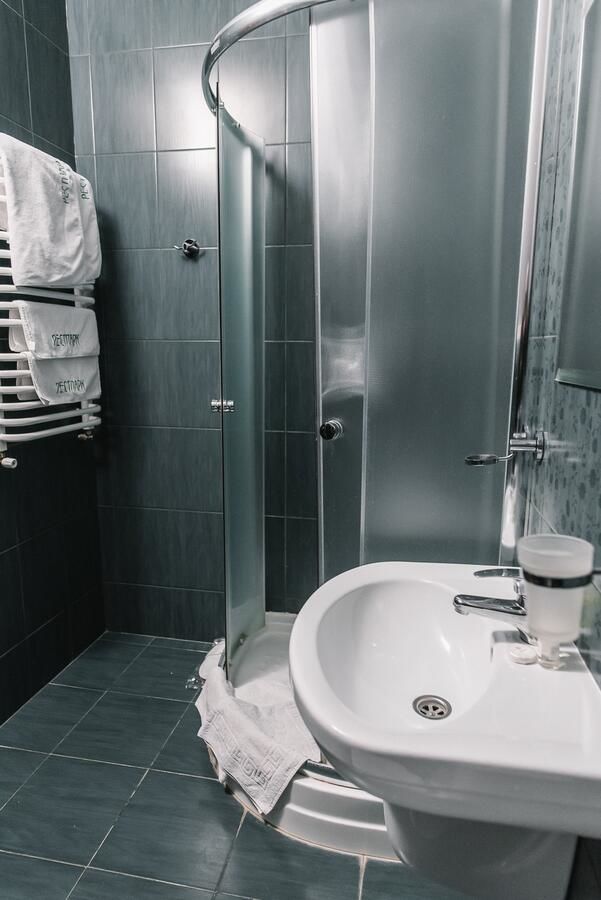 Отель Рестпарк рекреаційний комплекс Луцк