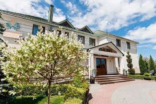 Отель Рестпарк рекреаційний комплекс Луцк-0