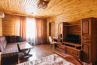 Отель Рестпарк рекреаційний комплекс Луцк Люкс с террасой-1