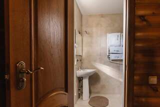 Отель Рестпарк рекреаційний комплекс Луцк Люкс с террасой-4