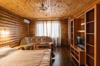 Отель Рестпарк рекреаційний комплекс Луцк Люкс с террасой-7