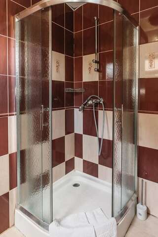 Отель Рестпарк рекреаційний комплекс Луцк Люкс с террасой-10