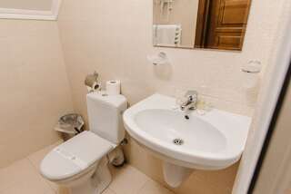 Отель Рестпарк рекреаційний комплекс Луцк Полулюкс-2