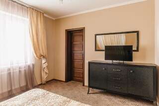 Отель Рестпарк рекреаційний комплекс Луцк Полулюкс-4